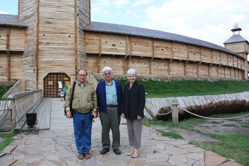  Before the tower gate of the Baturyn citadel. 2